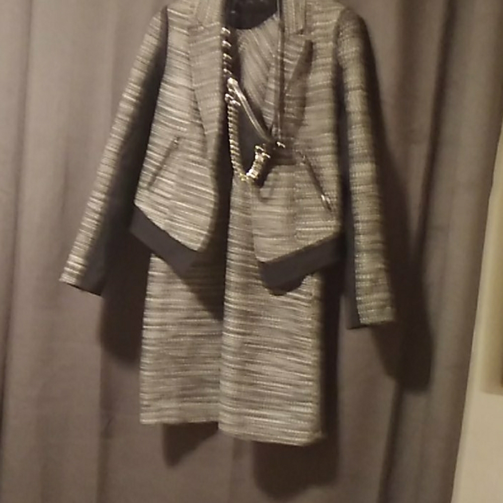 Kenneth Cole woman's office attire size M.